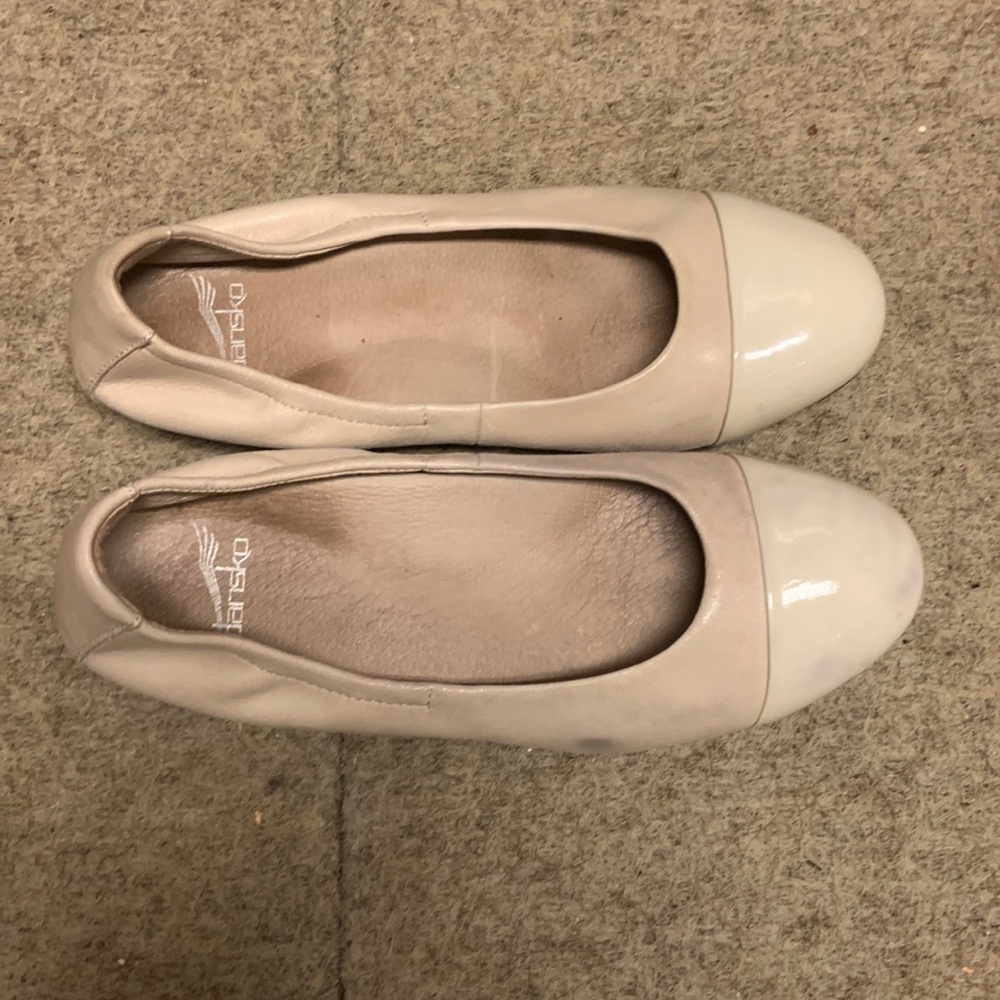 Dansko Lisanne Ivory Nappa Leather Flat 37